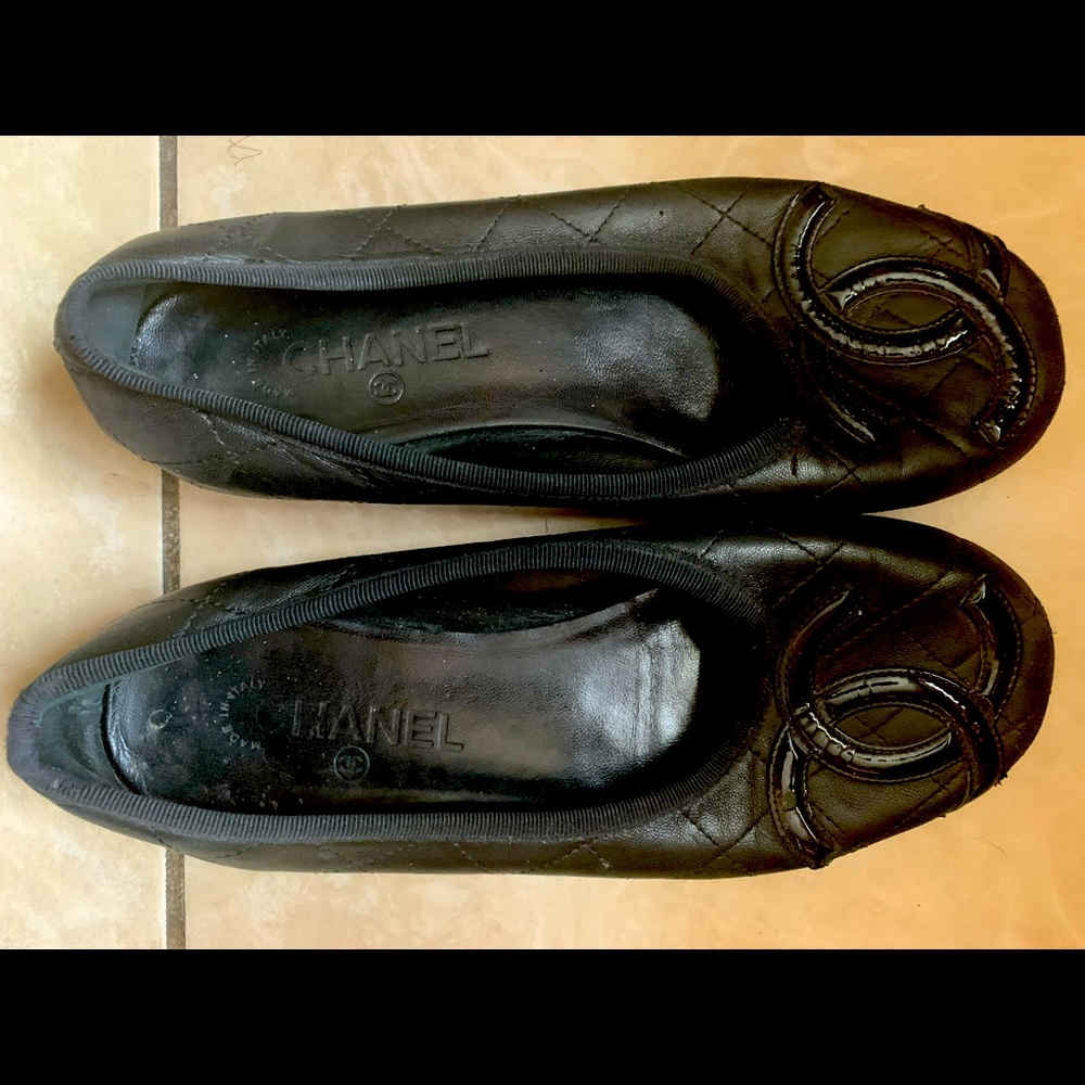 Chanel Black Lambskin Leather Cambon Ballet flats